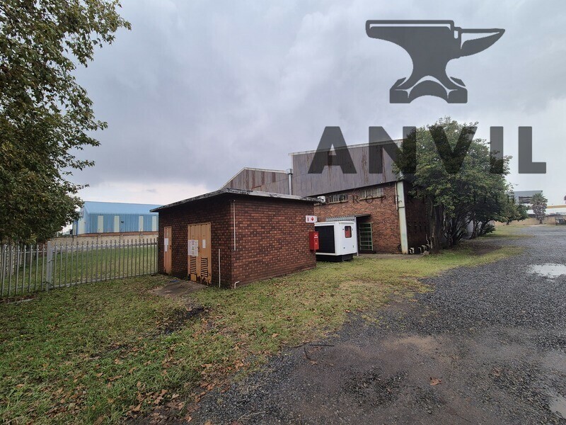 6 bosworth st, Alrode - 3223m² industrial property for sale in Alrode, Alberton with cranes and large yard property image 20