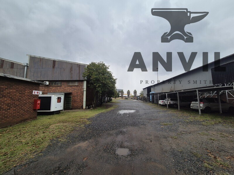 6 bosworth st, Alrode - 3223m² industrial property for sale in Alrode, Alberton with cranes and large yard property image 4