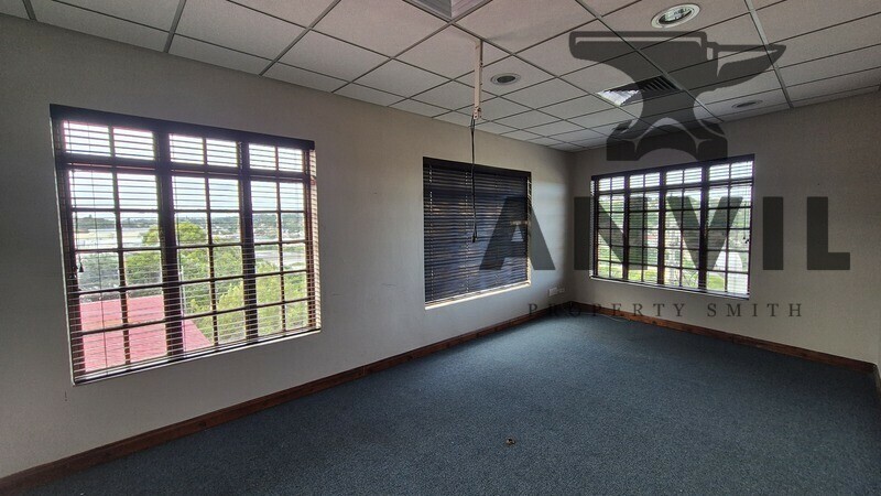 103 Marseilles Cres - Office 2 property image 7