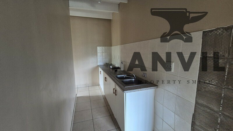 103 Marseilles Cres - Office 2 property image 9