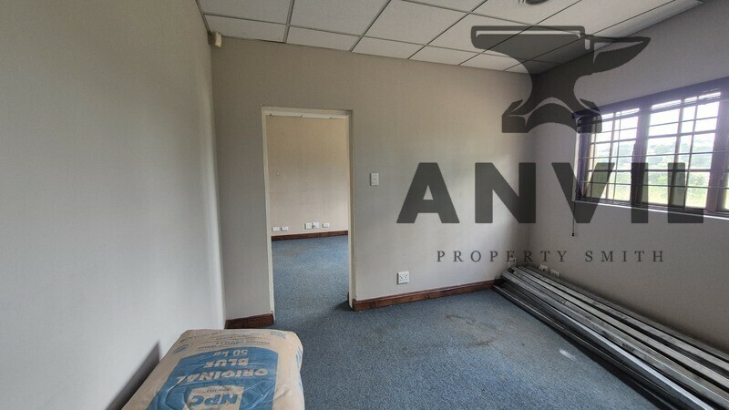 103 Marseilles Cres - Office 2 property image 4