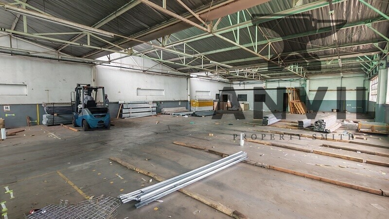 Flow Systems Manufactures (Pty) Ltd - 700m² Warehouse to let property image 2