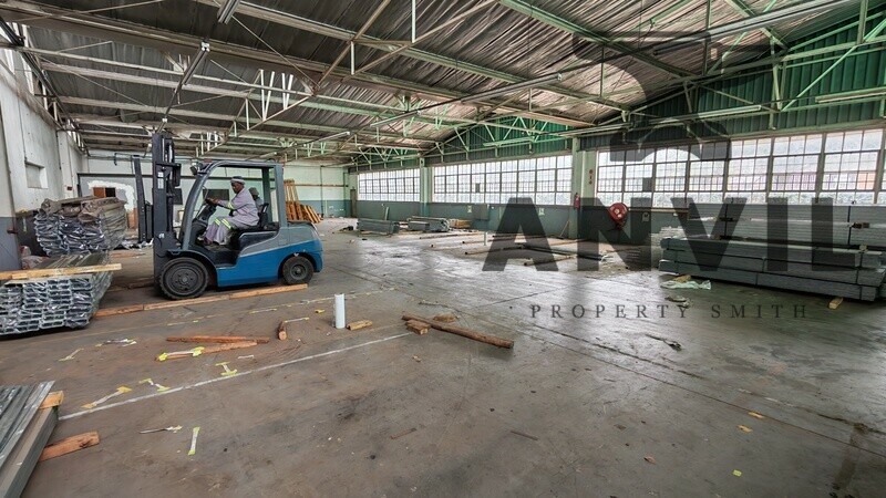 Flow Systems Manufactures (Pty) Ltd - 700m² Warehouse to let property image 4