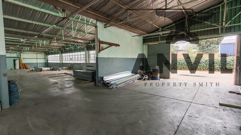 Flow Systems Manufactures (Pty) Ltd - 700m² Warehouse to let property image 13