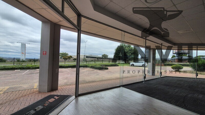 Grosvenor Crossing, Bryanston - ExTop Gear Showroom (LGF) property image 6