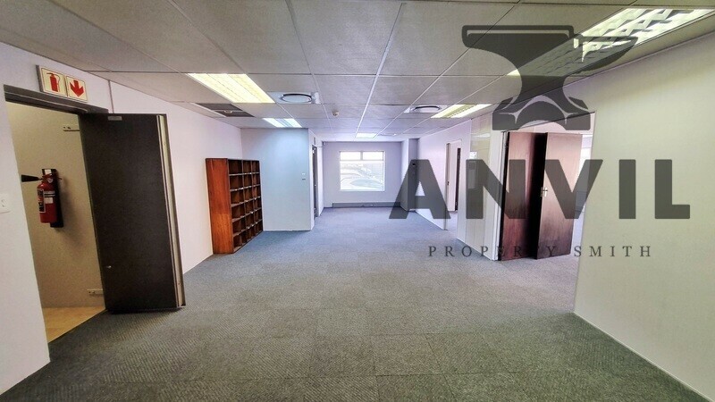 36 Sovereign Drive - GF LW property image 8