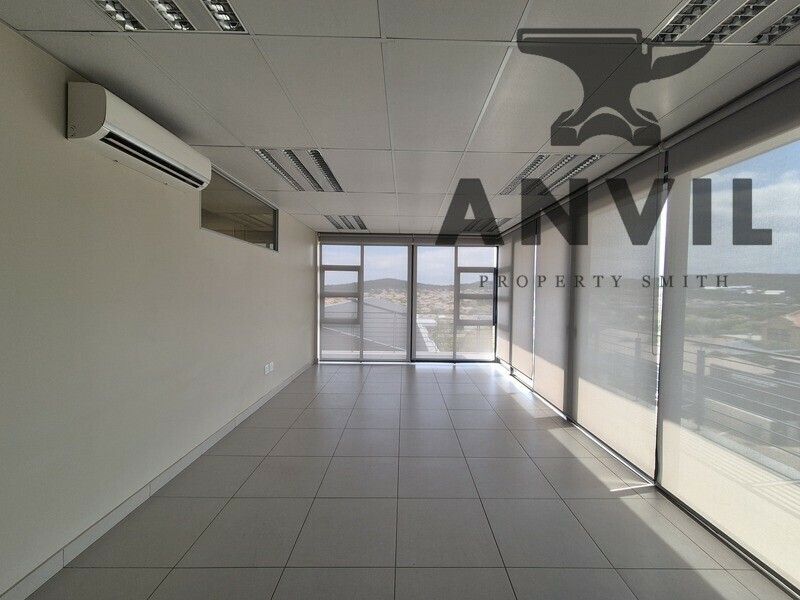 Aspen Business Park - 164m² First Floor Office to Let in Aspen Business Park, with Modern Glass Finishes property image 5