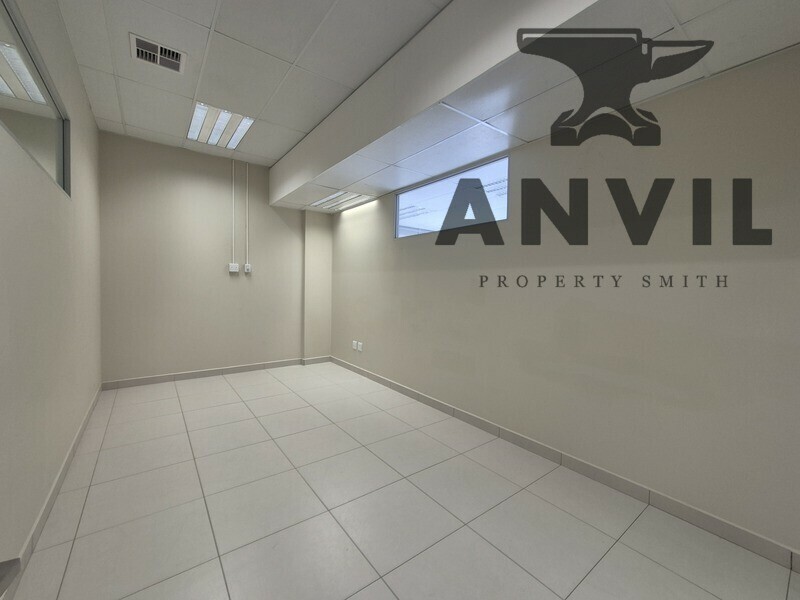 Aspen Business Park - 164m² First Floor Office to Let in Aspen Business Park, with Modern Glass Finishes property image 7