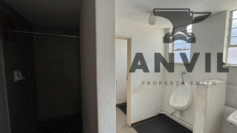 Sifon Industrial Park, Robertville, Randburg - Unit C5 property image 8