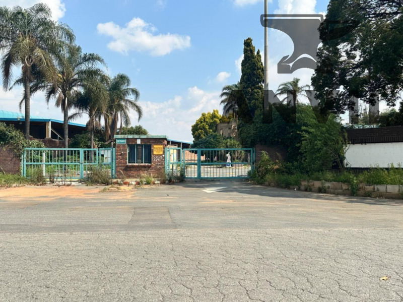 13823m² Functional Yard Space, with warehousing and office space. - 82 Merino Avenue, City Deep, Johannesburg property image 28