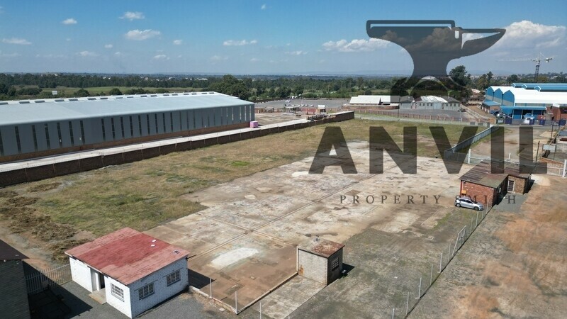 Mixed Yard with Offices 