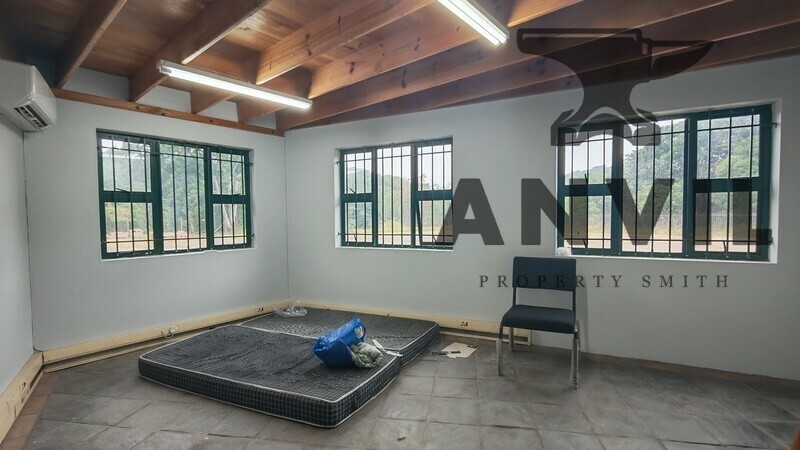 103 Stockville Road ex Orange Grove - Full Unit and Yard property image 5