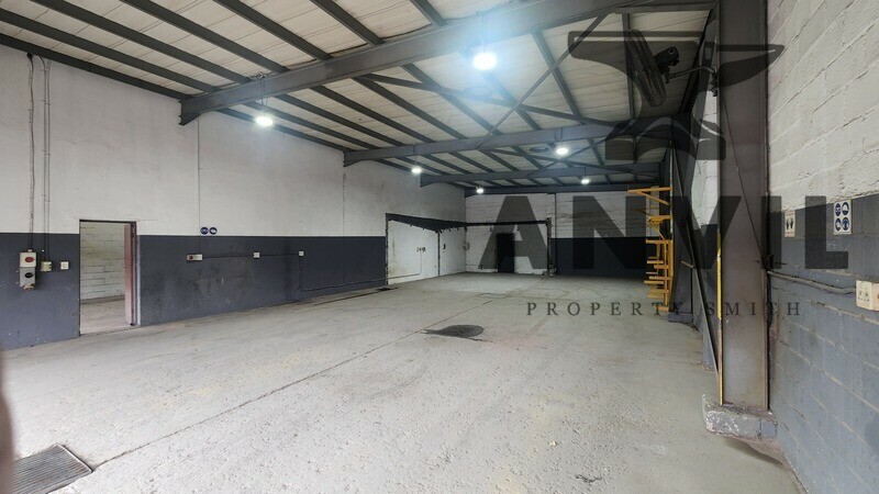 12-14 Buketraube Cres - Unit D - Workshop property image 4