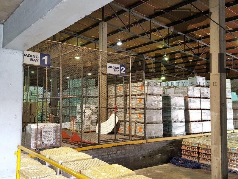 8 Bolt Avenue, Montague Gardens  - Large factory available in Bolt Avenue, Montague Gardens property image 12