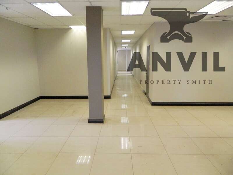 Klinkenburg Office Building - Complete Building property image 3