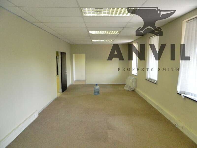 Klinkenburg Office Building - Complete Building property image 7