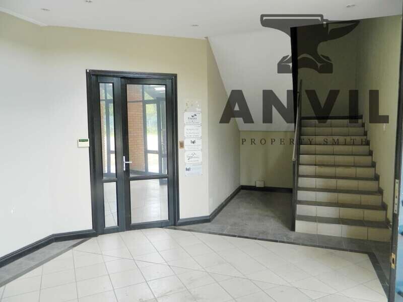 Klinkenburg Office Building - Complete Building property image 8