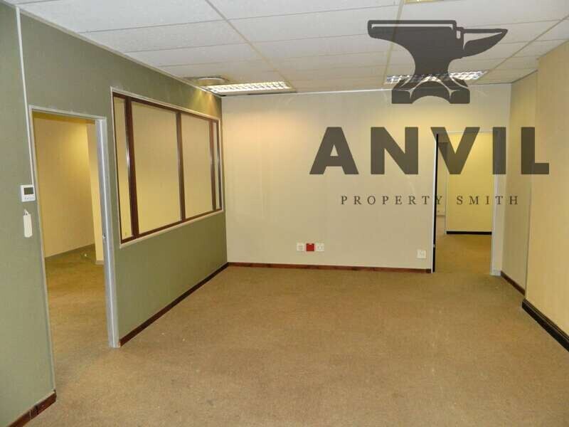 Klinkenburg Office Building - Complete Building property image 9