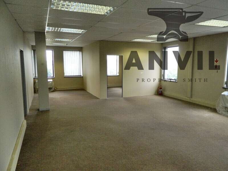 Klinkenburg Office Building - Complete Building property image 10