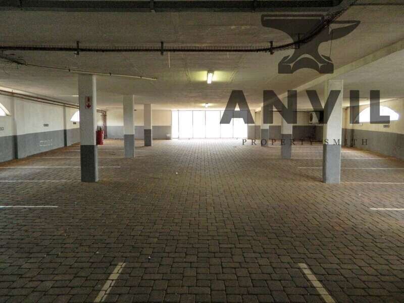 Klinkenburg Office Building - Complete Building property image 12