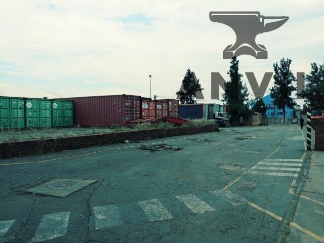 Entire Building - 11500sq warehouse for sale with 31 500sq stand