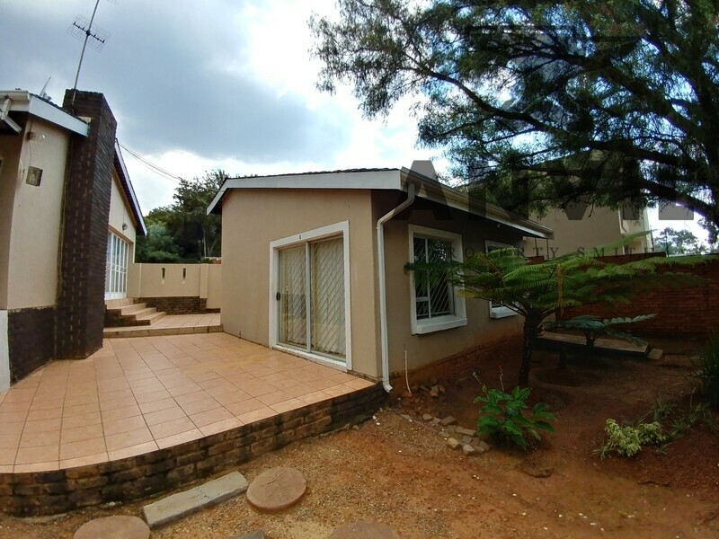 11 George Storrar Drive, Groenkloof - Commercially Zoned House property image 10