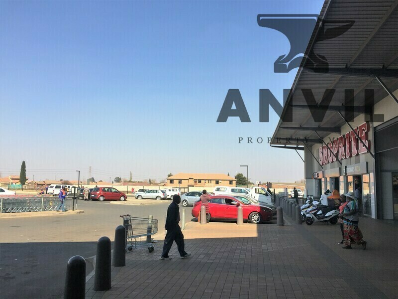 Dawn Park Retail Centre, Boksburg - Unit 25 property image 12