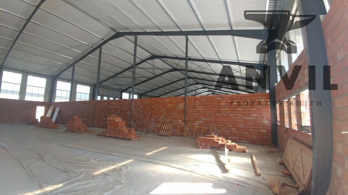 Large warehouse unit available to let in Greenbushes Cape Road