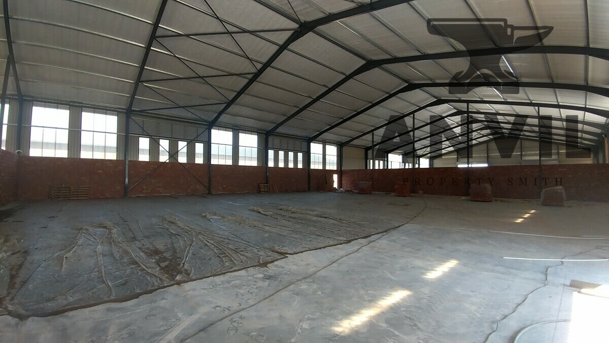 Large warehouse unit available to let in Greenbushes Cape Road