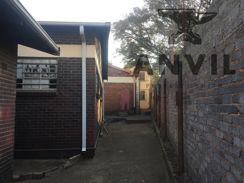 138 Main Reef Road, Benrose, Johannesburg - Units 1A & 1B property image 12
