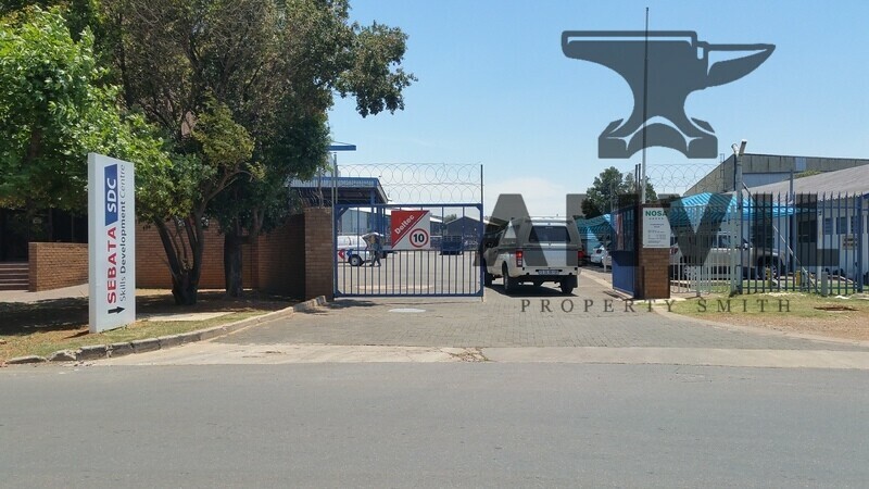 6 Liebenberg Street, Alrode, Alberton - 1968sqm warehouse available in Alrode  property image 19