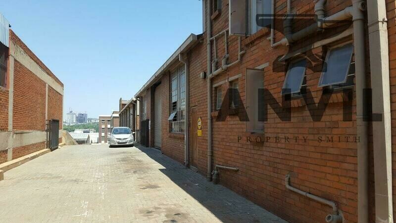 Mazzoni House - Ground floor back unit 1 property image 22