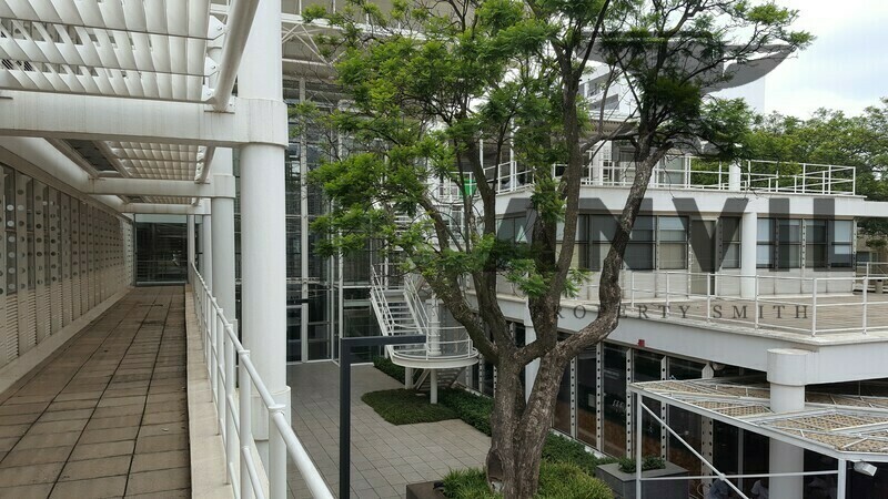 Cradock Heights, Rosebank  - First Floor Unit Overlooking Rosebank Mall property image 1