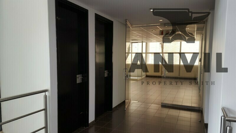 Cradock Heights, Rosebank  - First Floor Unit Overlooking Rosebank Mall property image 4