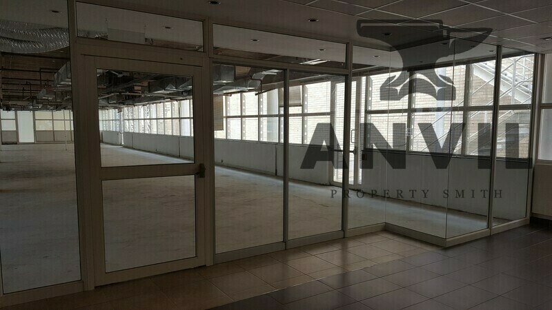 Cradock Heights, Rosebank  - First Floor Unit Overlooking Rosebank Mall property image 5