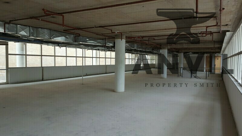 Cradock Heights, Rosebank  - First Floor Unit Overlooking Rosebank Mall property image 7