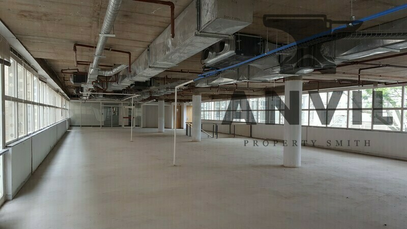 Cradock Heights, Rosebank  - First Floor Unit Overlooking Rosebank Mall property image 8