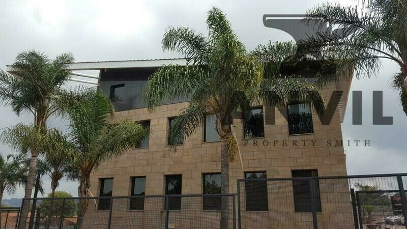 Bradford Corner - Entire GF  property image 22