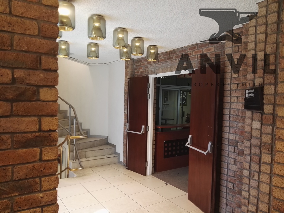 Subdivided office space to let on Claremont Main Road