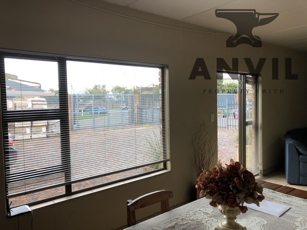 Factory for rent in Apex with modern finishing