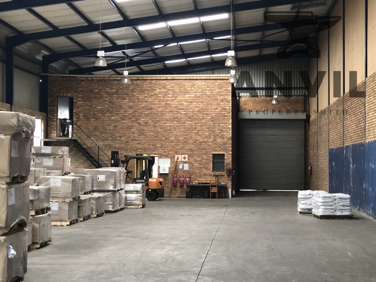 Factory for rent in Apex with modern finishing