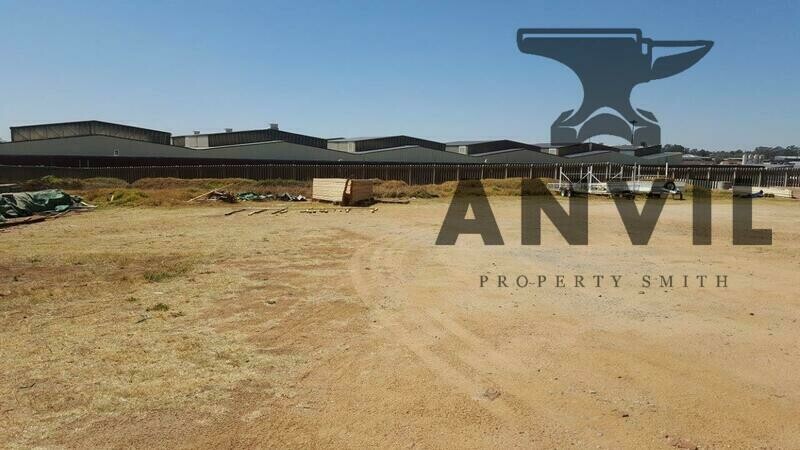 13 Axle Drive - Yard property image 3
