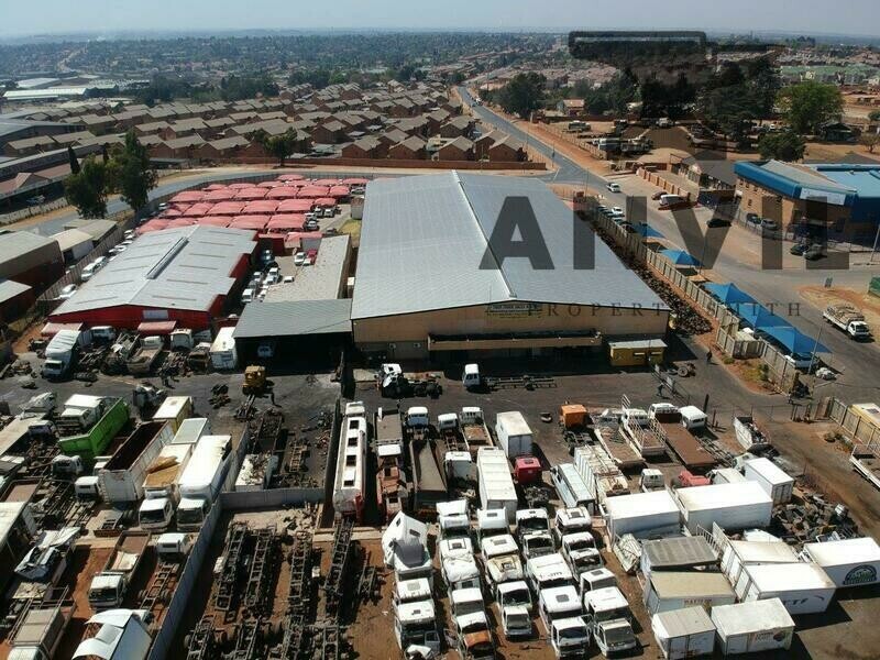 Corner Bergrivier Drive and Vaseur Road - Warehouse with large yard space  property image 3