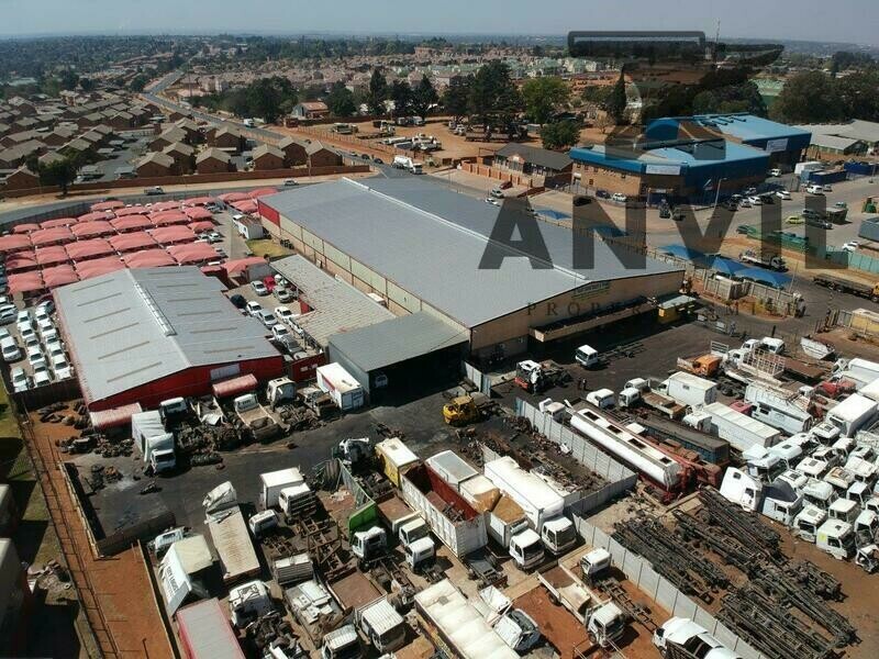 Corner Bergrivier Drive and Vaseur Road - Warehouse with large yard space  property image 4