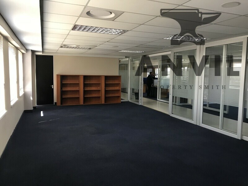 Reef House - 1st Floor, East Wing property image 7