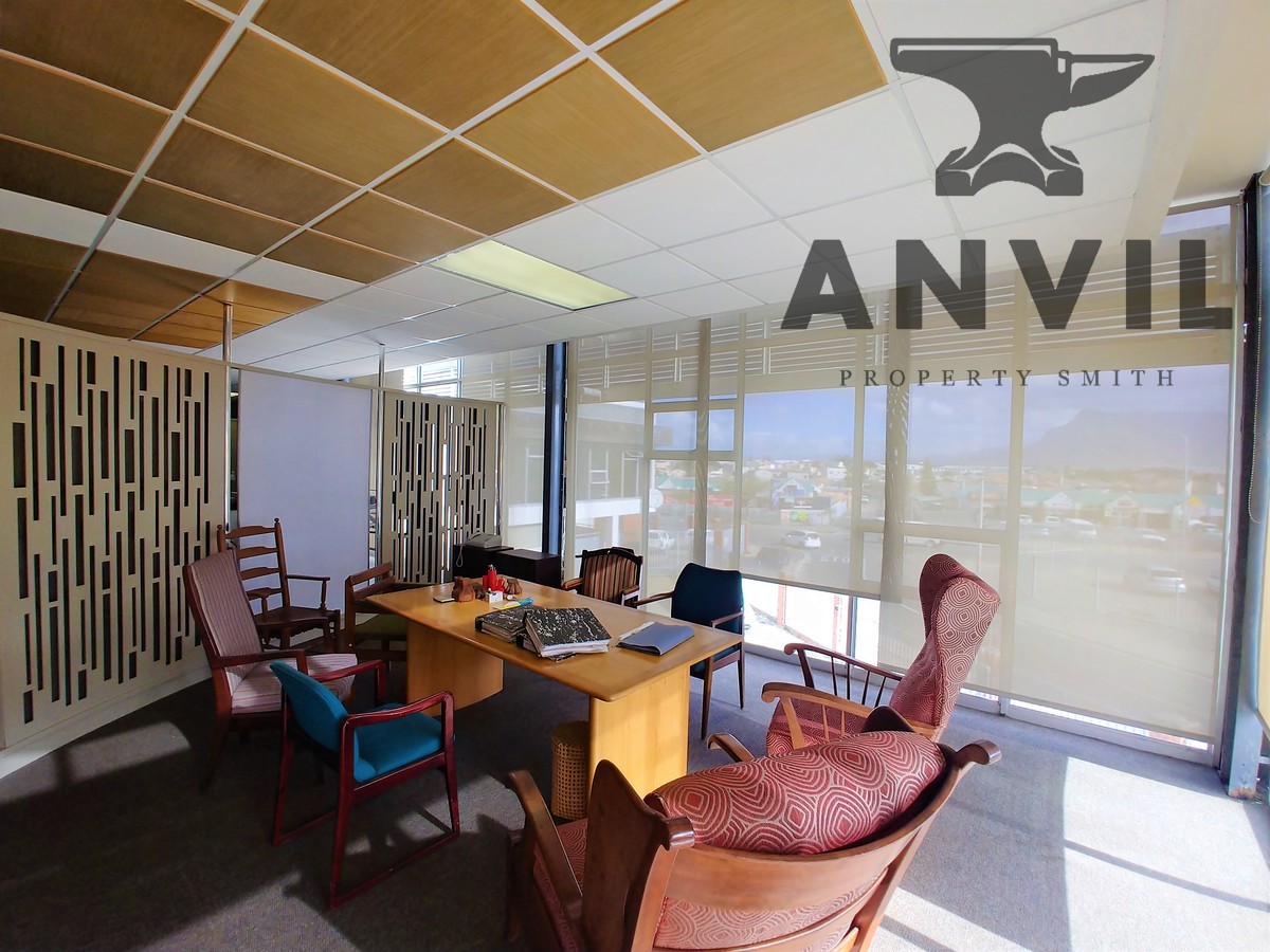 210m2 Office TO LET in Montague Gardens