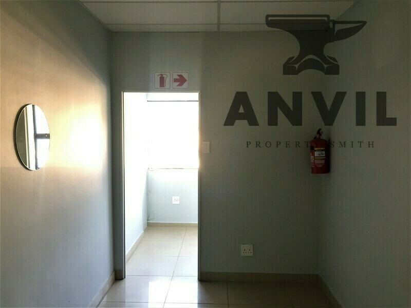 139 Josiah Gumede Road, Pinetown, Durban - Neat offices to let in Pinetown 139 Josiah Gumede Road. property image 5