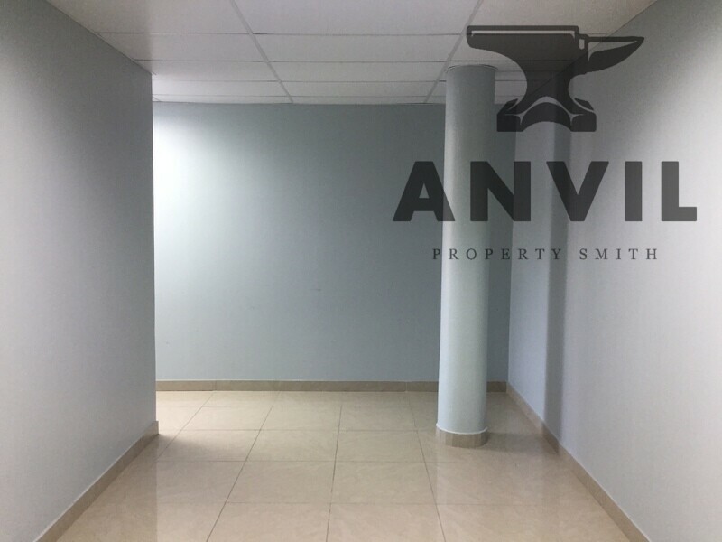 139 Josiah Gumede Road, Pinetown, Durban - Neat offices to let in Pinetown 139 Josiah Gumede Road. property image 8