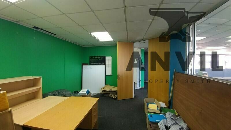 Houghton Estate Office Park - Acacia Grove - Office Suite to let in Houghton Estate property image 8