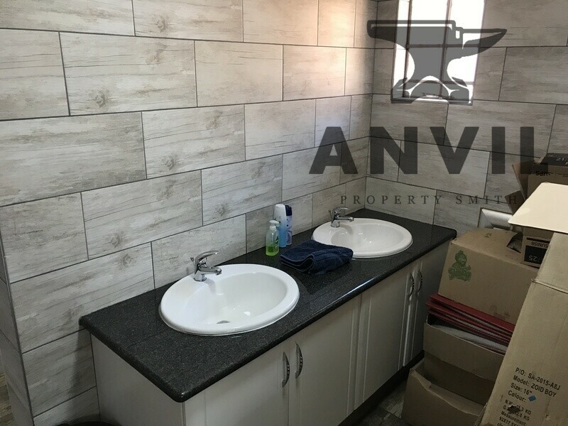 516 Commissioner Street - Building property image 2